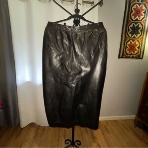Elegant Black Leather Pencil Skirt